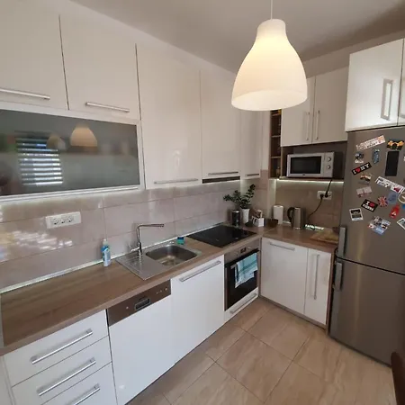 Sunny In With A Garage! * Mostar